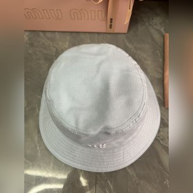 Оригинальная рыбацкая шляпа MIUMIU цве