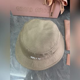 Оригинальная рыбацкая шляпа MIUMIU цве
