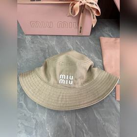 Оригинальная рыбацкая шляпа MIUMIU цве