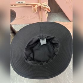 Оригинальная рыбацкая шляпа MIUMIU цве