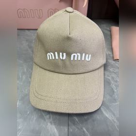 Аутентичная бейсболка MIUMIU цвета мак