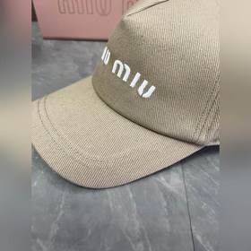 Аутентичная бейсболка MIUMIU цвета мак