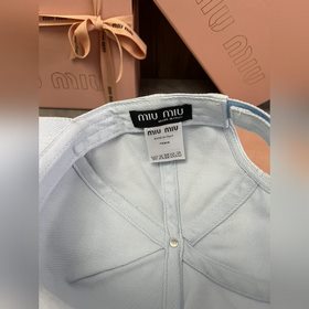 Аутентичная бейсболка MIUMIU цвета мак