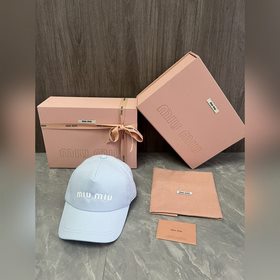 Аутентичная бейсболка MIUMIU цвета мак