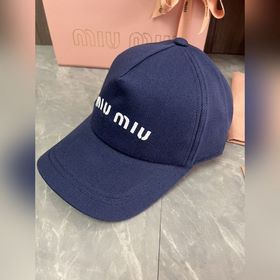 Аутентичная бейсболка MIUMIU цвета мак