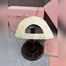 Аутентичная бейсболка MIUMIU цвета мак