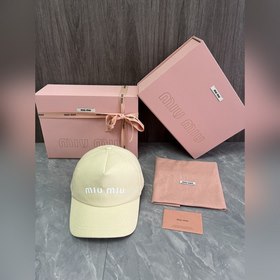 Аутентичная бейсболка MIUMIU цвета мак
