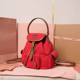 MIUMIU Новинка Рюкзак в академическом