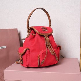 MIUMIU Новинка Рюкзак в академическом