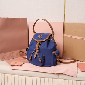 MIUMIU Новинка Рюкзак в академическом
