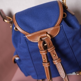 MIUMIU Новинка Рюкзак в академическом 
