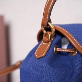 MIUMIU Новинка Рюкзак в академическом 