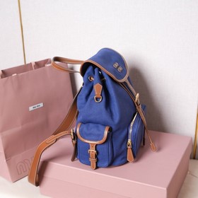 Доставка рюкзака MIUMIU Новинка： рюк