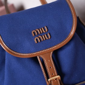 Доставка рюкзака MIUMIU Новинка： рюк