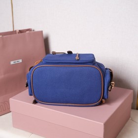 Доставка рюкзака MIUMIU Новинка： рюк