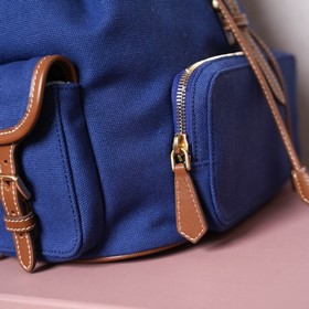 Доставка рюкзака MIUMIU Новинка： рюк