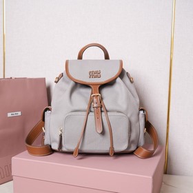 Доставка рюкзака MIUMIU Новинка： рюк