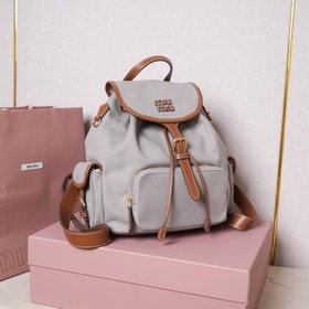 Доставка рюкзака MIUMIU Новинка： рюк