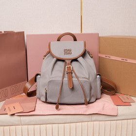 Доставка рюкзака MIUMIU Новинка： рюк
