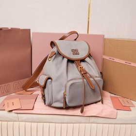 Доставка рюкзака MIUMIU Новинка： рюк