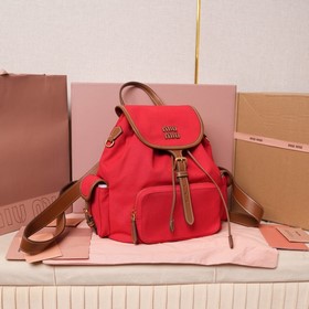 Доставка рюкзака MIUMIU Новинка： рюк