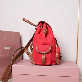 Доставка рюкзака MIUMIU Новинка： рюк