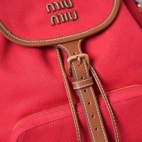 Доставка рюкзака MIUMIU Новинка： рюк