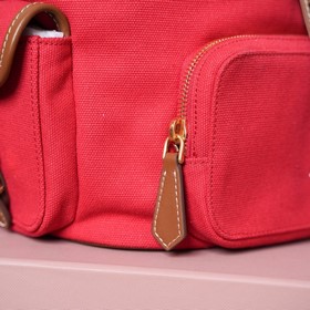 Доставка рюкзака MIUMIU Новинка： рюк