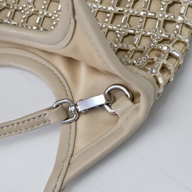 5BA281 Diamond Clutch Эта сумка укра
