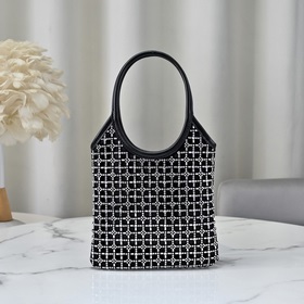 5BA281 Diamond Clutch Эта сумка укра