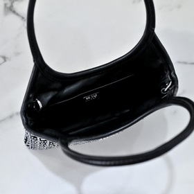 5BA281 Diamond Clutch Эта сумка укра