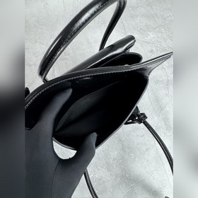 5BA303 Глянцевая сумочка из натурально