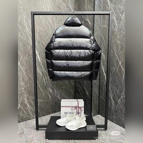 Moncler. 1952 Сотрудничество. Глянцевы