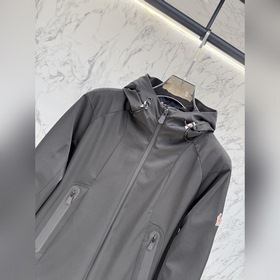 Представляем пуховую куртку Moncler 20