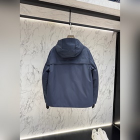 Представляем новую куртку Moncler Down