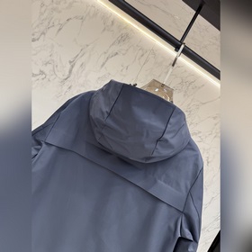 Представляем новую куртку Moncler Down