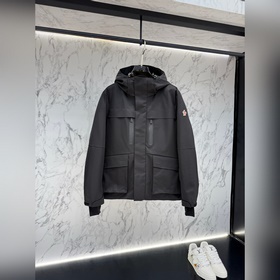 Представляем пуховую куртку Moncler 20