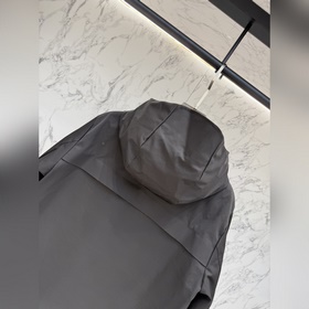 Представляем пуховую куртку Moncler 20
