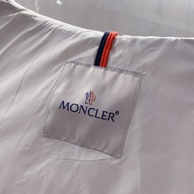 (Новинка) Модная легкая куртка Moncler