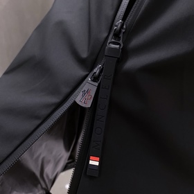 (Новинка) Модная легкая куртка Moncler