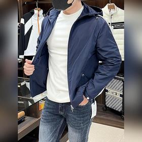 Moncler Новая легкая куртка с капюшон