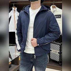Moncler Новая легкая куртка с капюшон