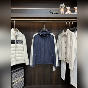 Moncler Новая легкая куртка с капюшон