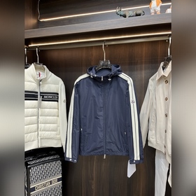 Moncler Новая легкая куртка с капюшон