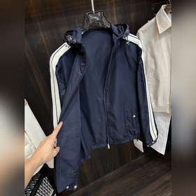Moncler Новая легкая куртка с капюшон