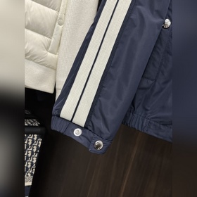 Moncler Новая легкая куртка с капюшон