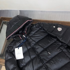 Moncler Moncler Новинка] Стильная, у