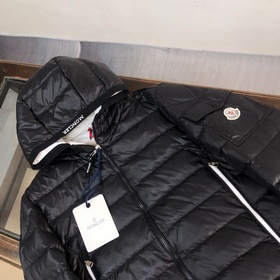 Moncler Новейшая куртка с капюшоном
