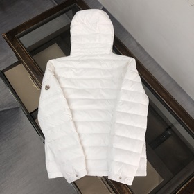 Moncler Новейшая куртка с капюшоном 