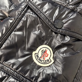 Moncler Новые поступления в бутике уж